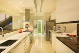 Cozinhas modernas por BTarquitetura 